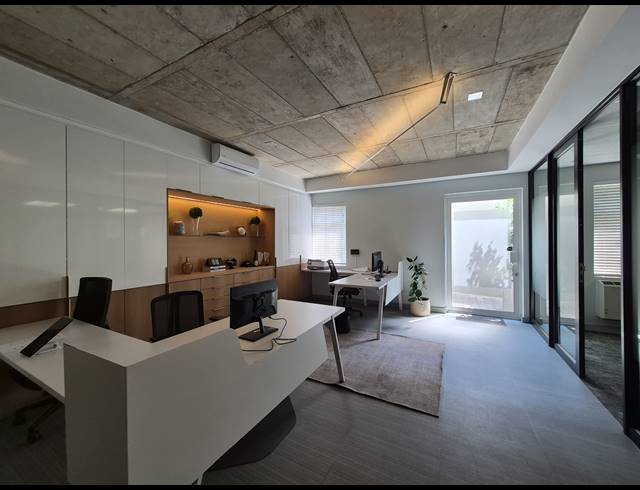 219M² OFFICE TO LET IN HYDE PARK